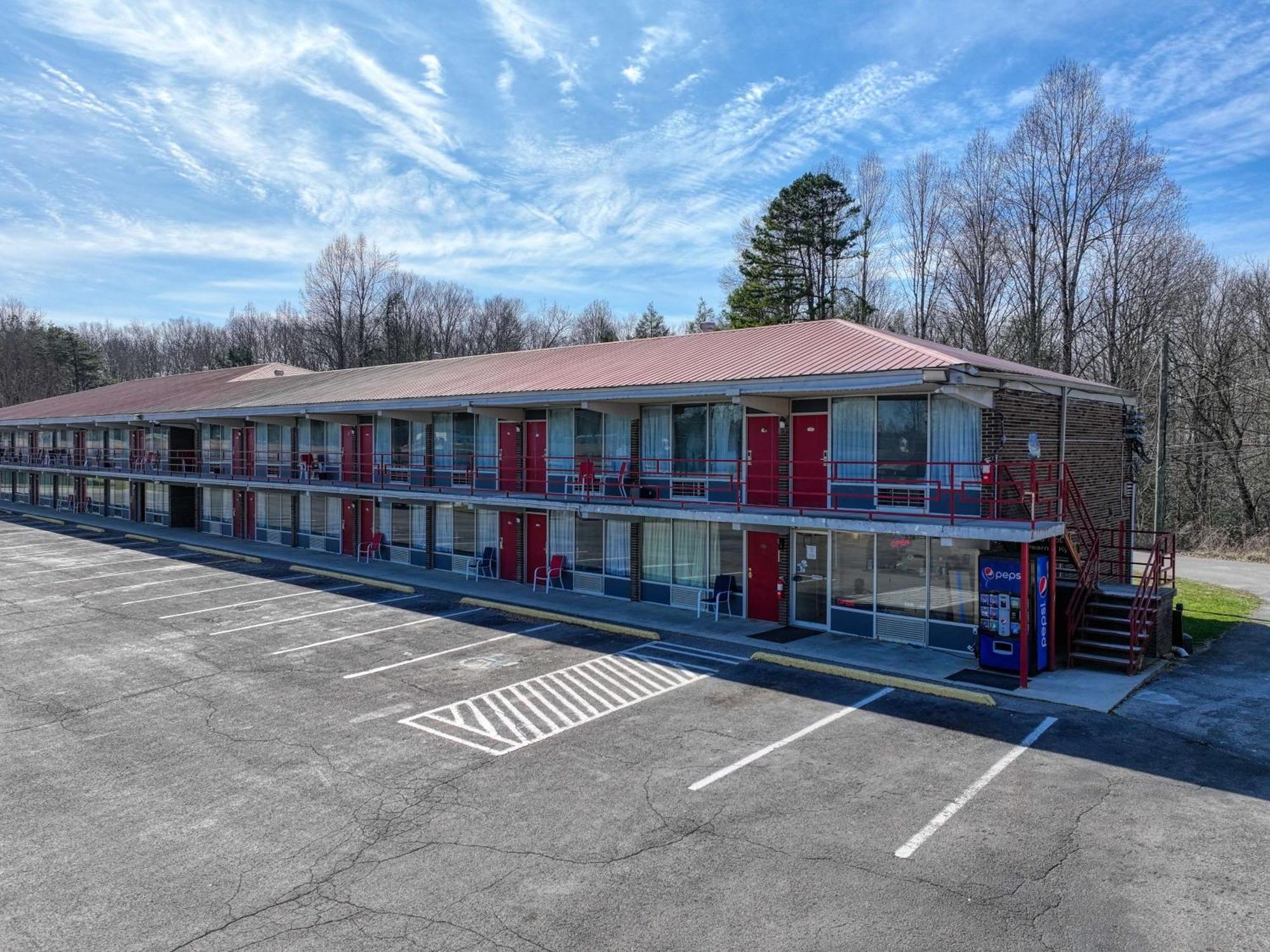 Americas Best Value Inn Stearns, Ky Exterior photo